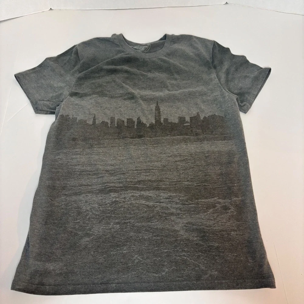 American Eagle Men Athletic Fit NYC Skyline Graphic T Washed Out L Urban Grunge - Picture 1 of 5